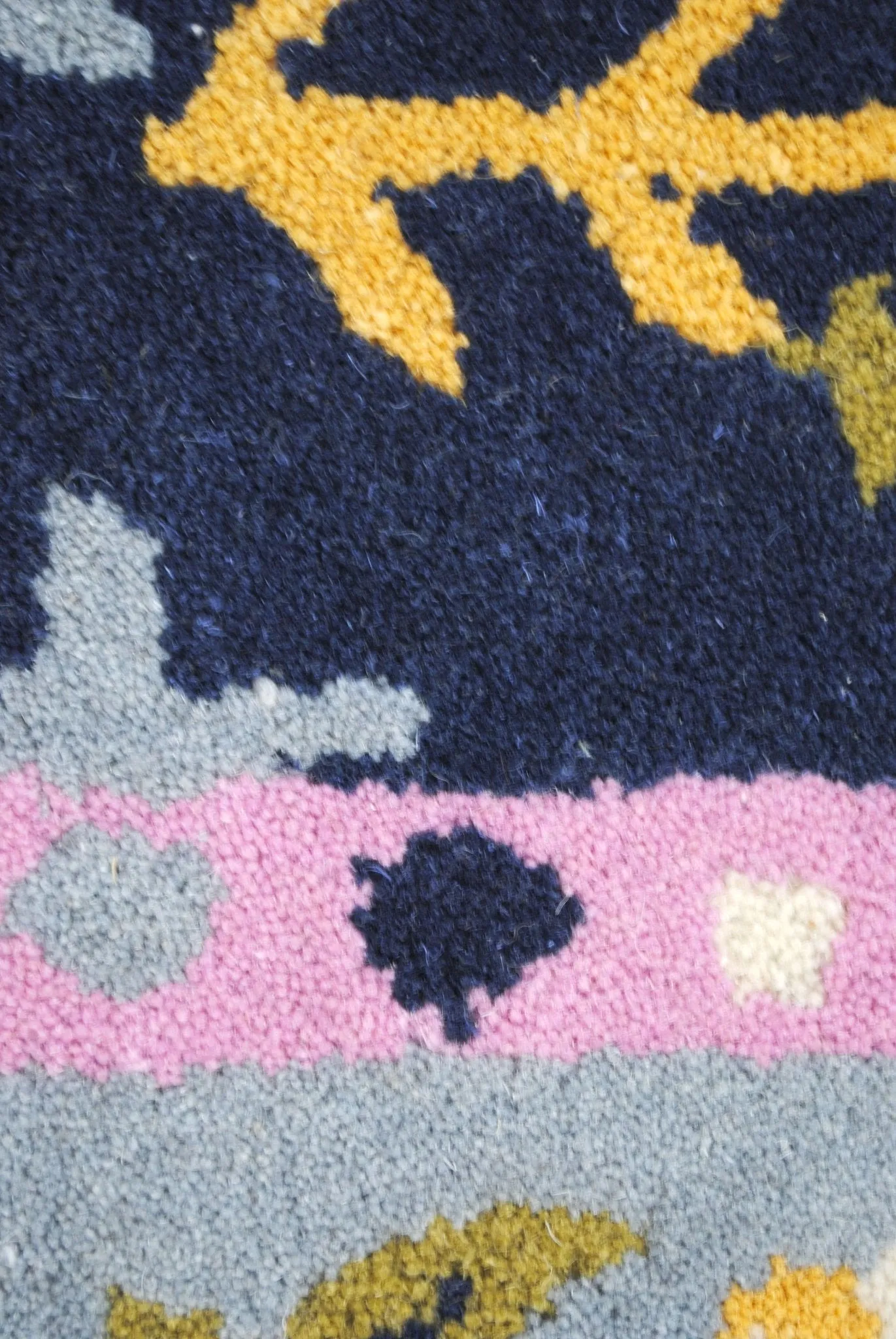 CLAUS HANDTUFTED WOOL CARPET