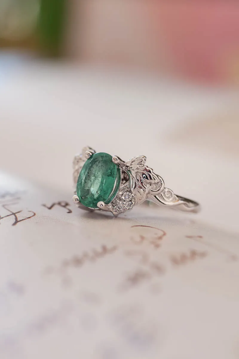 Oval cut emerald and diamonds engagement ring / Vineyard