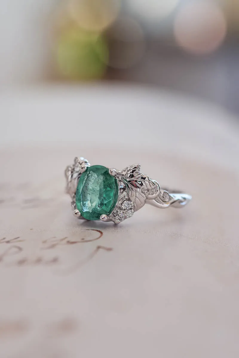 Oval cut emerald and diamonds engagement ring / Vineyard